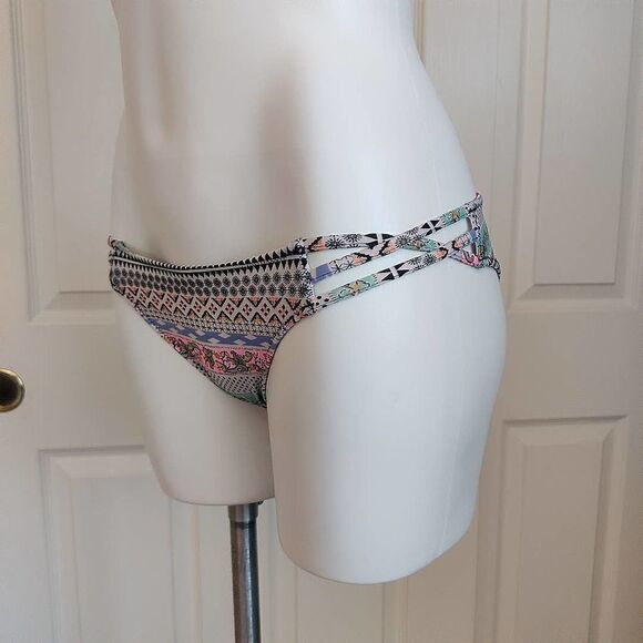Pair of Victoria's Secret The Strappy Cheeky bikini bottoms sz S - Picture 5 of 13